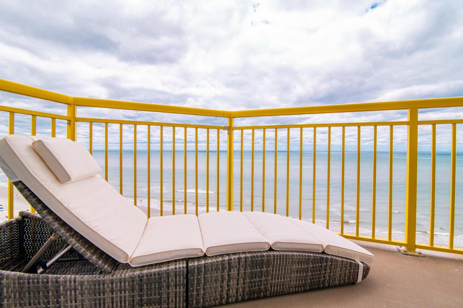 Bay Watch Resort Luxe Oceanfront End Unit 默特尔比奇 外观 照片