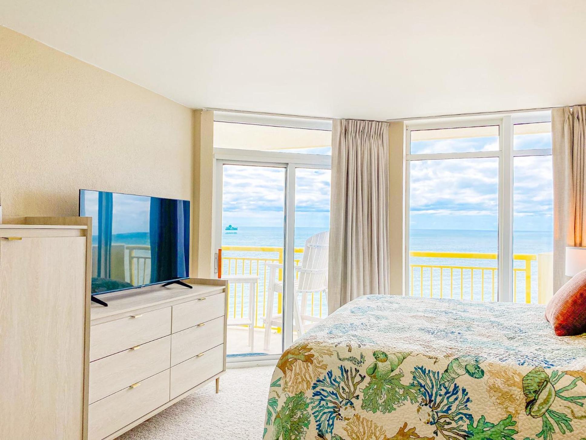 Bay Watch Resort Luxe Oceanfront End Unit 默特尔比奇 外观 照片