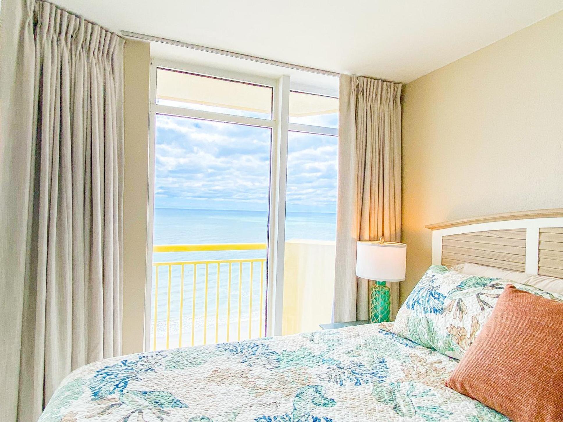 Bay Watch Resort Luxe Oceanfront End Unit 默特尔比奇 外观 照片